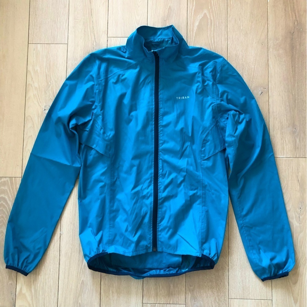 Triban Decathlon Cycling Windbreaker in Light Blue Size S